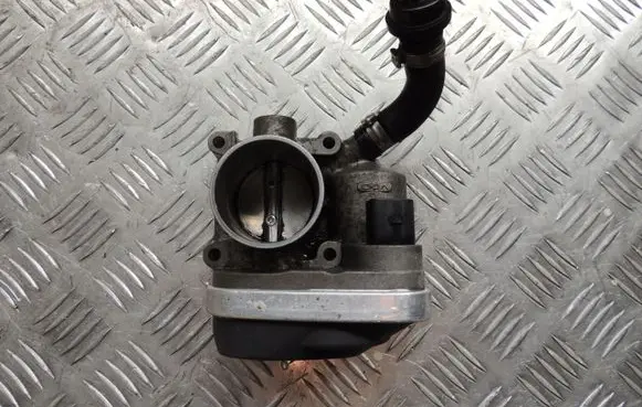 Volkswagen Golf VII Throttle body valve 036133032L