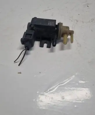 Audi A3 S3 A3 Sportback 8P Turbo solenoid valve 4011464A
