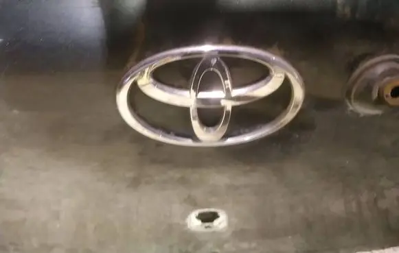Toyota Yaris Manufacturer badge logo/emblem 