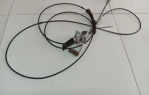 Mazda 3 II Fuel tank opening switch