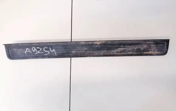 Honda CR-V Front sill trim cover m6358 84202-swa-a