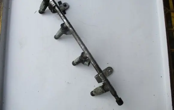 Chevrolet PT Cruiser Fuel main line pipe 0280155976