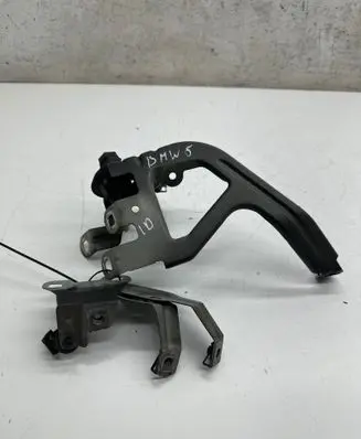 BMW 5 F10 F11 Fender mounting bracket 7183752