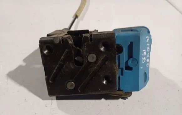 Volvo S60 Front door lock 