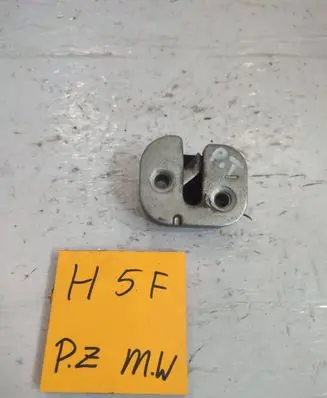 Fiat Uno Rear door lock loop/hook striker 8941556