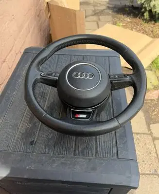 Audi A1 Steering wheel 
