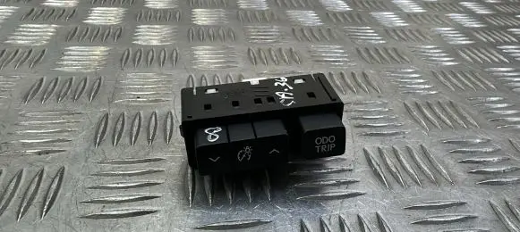 Lexus IS III XE30 Other switches/knobs/shifts 15D053