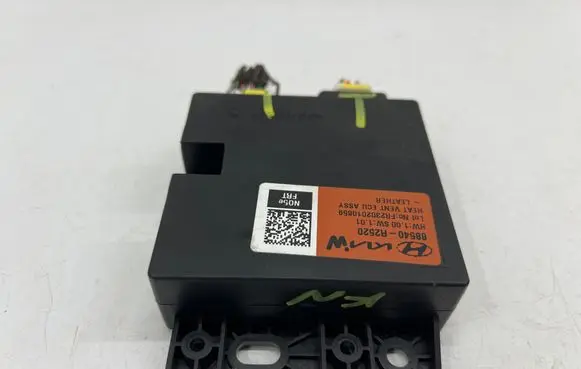 KIA Sportage Seat control module 88540R2520