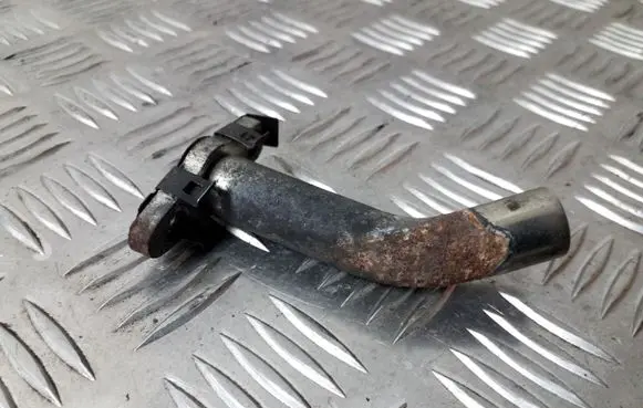 Coolant pipe/hose