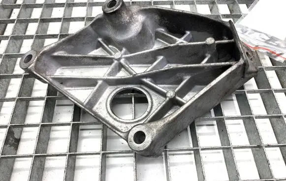 BMW 3 F30 F35 F31 Engine mounting bracket 6784825