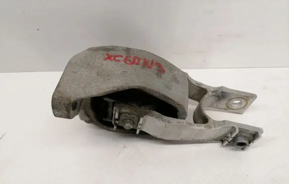 Volvo XC60 Engine mount bracket 32139982