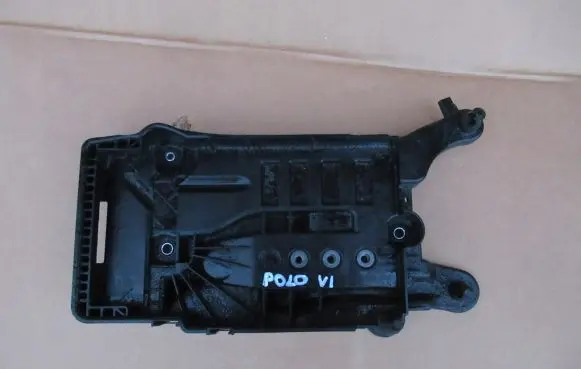 Volkswagen Polo VI Battery tray 