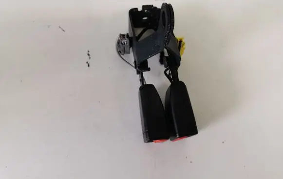 Volvo XC60 Middle seatbelt buckle (rear) 39838367