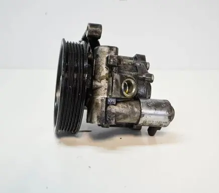 Mercedes-Benz C W204 Power steering pump A0064661501