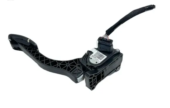 Peugeot 5008 II Accelerator throttle pedal 9674829180 41654
