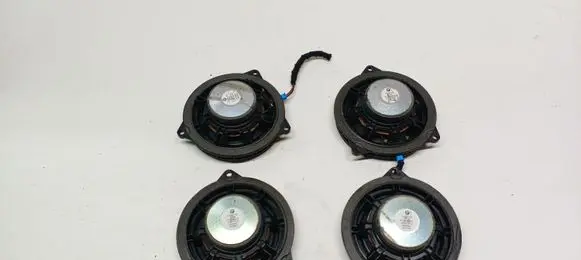BMW 2 F46 Front door speaker 8715685