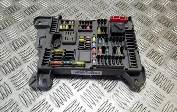 BMW X5 E70 Fuse module 693168703