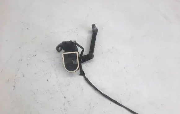 Headlight/headlamp level sensor