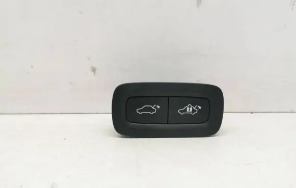 Volvo XC90 Tailgate/boot open switch button 31376890