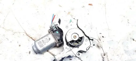 Nissan Primera Front door window regulator motor 400600t4