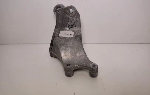 Ford Mustang VI Engine mounting bracket X05302A