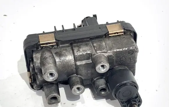 BMW 5 F10 F11 Turbo charger electric actuator 4933519400