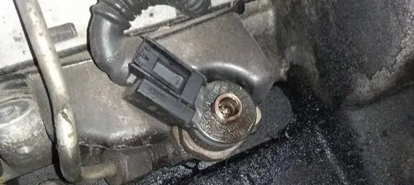 BMW 7 E65 E66 Fuel injector 0445110122 7788812