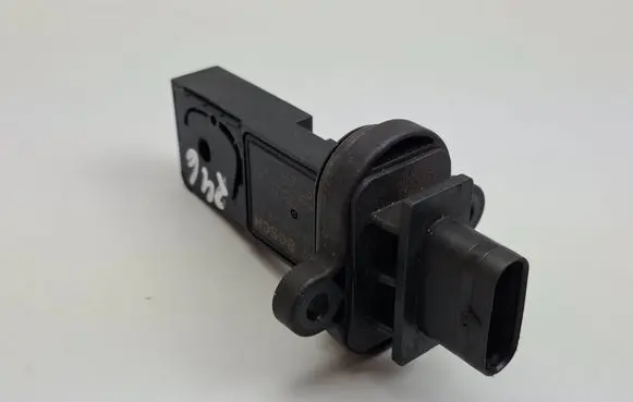 BMW 5 E60 E61 Mass air flow meter 7566990 0280218270 328227232