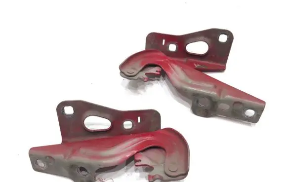 Engine bonnet/hood hinges