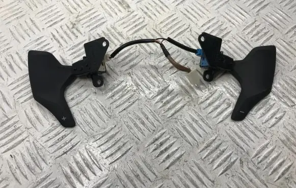 Toyota Avensis T270 Gear shift switch/knob 8461005010 8461005020