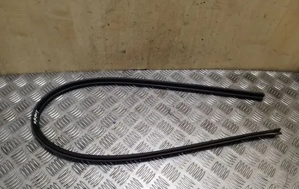 KIA Sorento Engine compartment rubber 