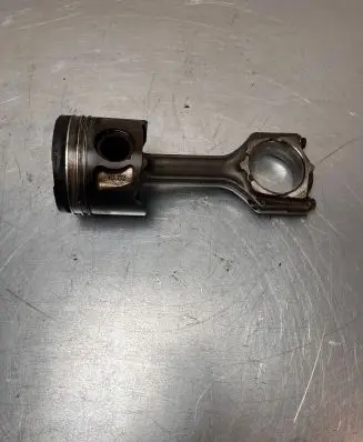 Opel Insignia A Piston with connecting rod