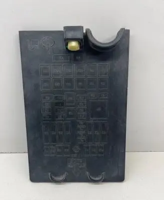 Jeep Renegade Fuse box cover 52027004