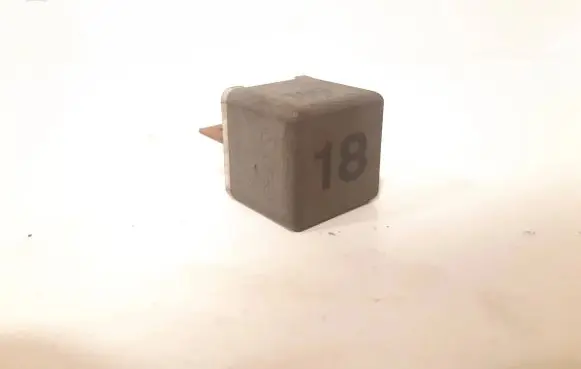 Volkswagen Jetta II Other relay 191937503