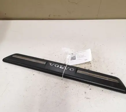 Volvo V40 Front sill trim cover 31265842