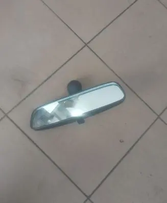 Subaru Legacy Rear view mirror (interior) E13010836