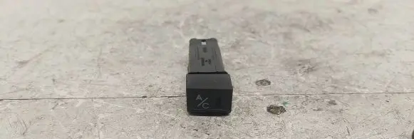 Hyundai Getz Air conditioning (A/C) switch 621W01391