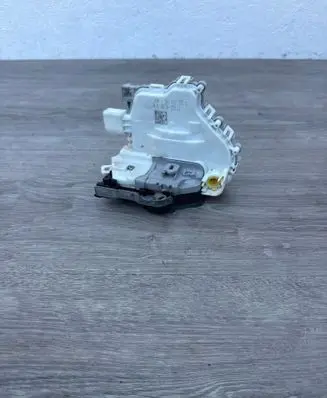 Audi A3 S3 8V Front door lock 8X1837015C