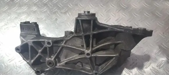 Volkswagen PASSAT B5 Engine mounting bracket 058145523d