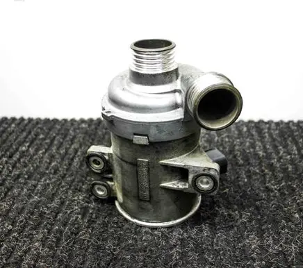 BMW X3 F25 Water pump 7604027