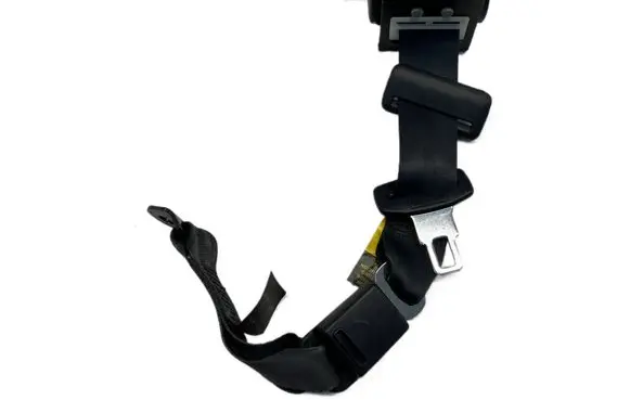 Toyota Avensis T270 Middle seatbelt (rear) 