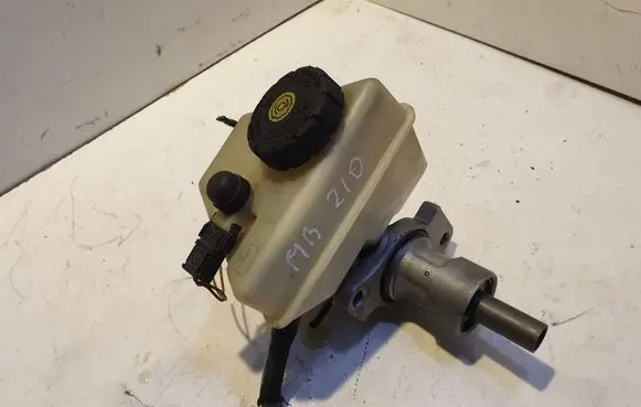 Mercedes-Benz E W210 Master brake cylinder