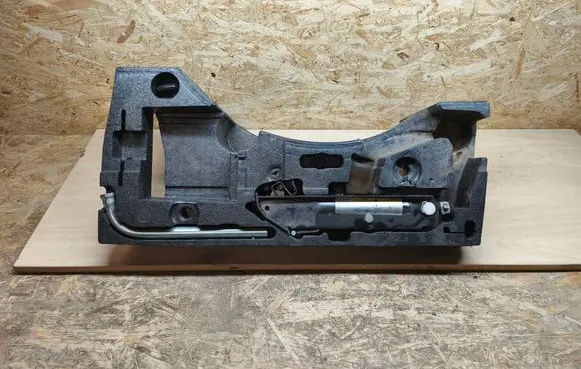 Volkswagen PASSAT CC Tool box 3C5012115D