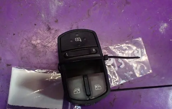 Opel Corsa D Quarter vent window switch 
