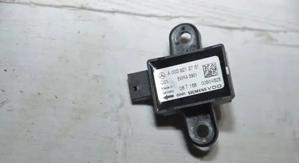 Mercedes-Benz R W251 Airbag deployment crash/impact sensor A0038212751