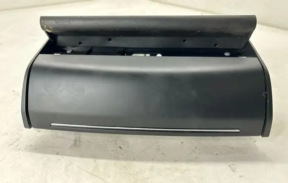 Maserati Ghibli Dashboard storage box/compartment 670066186