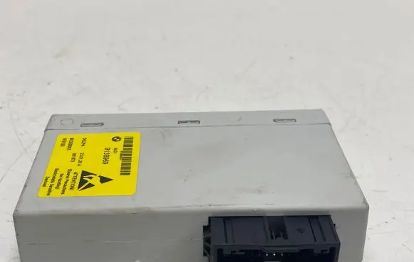 BMW 5 E60 E61 Central console control unit 9138969 80059001 681672