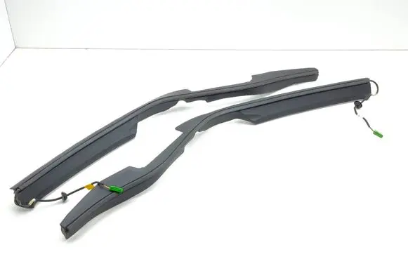 Land Rover Discovery Sport Rear/tail light trim molding FK72406A76 FK72406A77