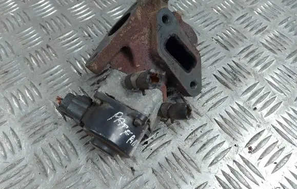 Nissan Pathfinder R51 EGR valve