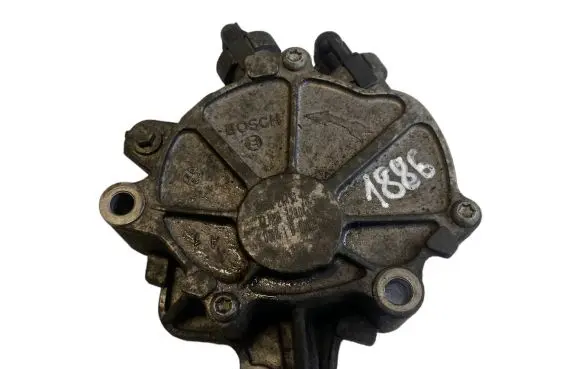 Land Rover Discovery 3 - LR3 Vacuum pump 4R8Q2A451AE 4R8Q2A451